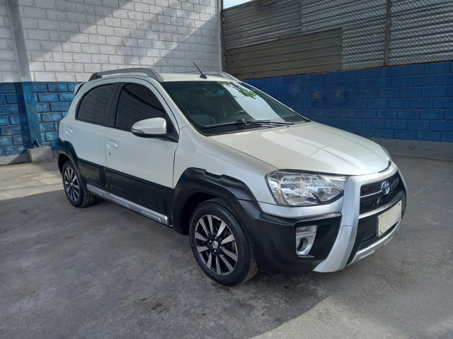 ETIOS HB CROSS AT 2016-2017