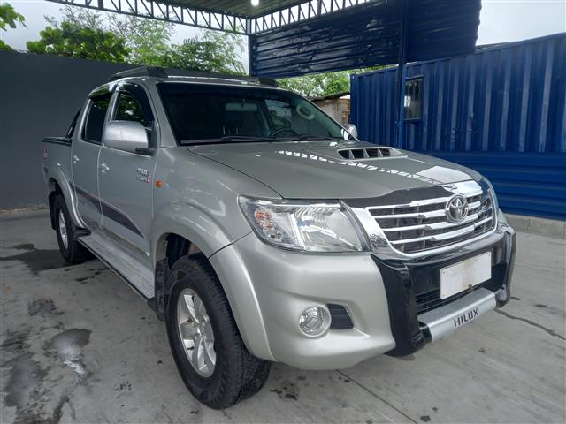 HILUX CD4X4 STD 20142015