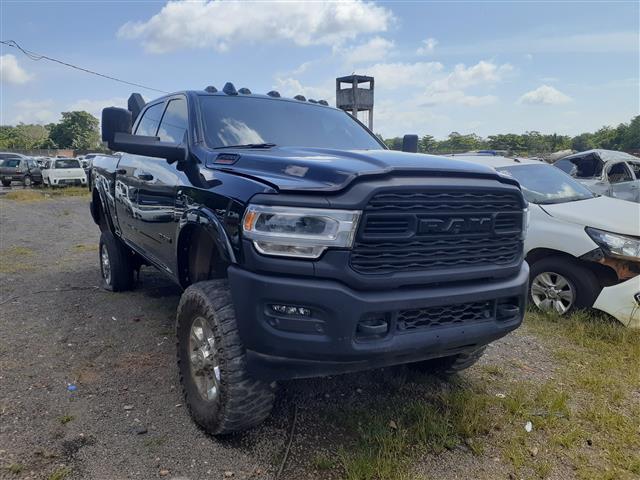 2500 LARAMIE 2021